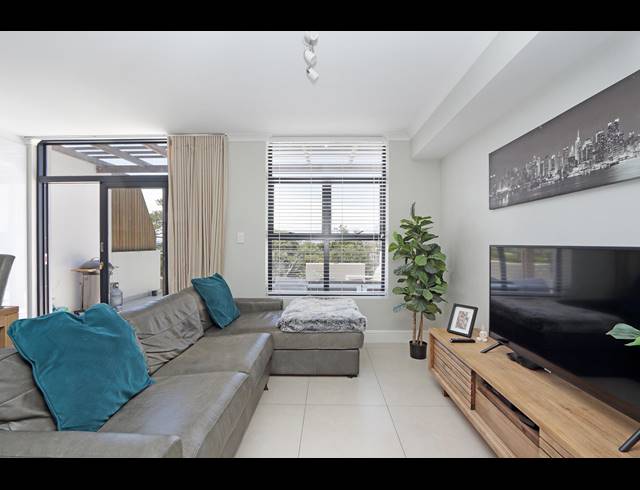 2 BEDROOM APARTMENT TO LET IN KENILWORTH